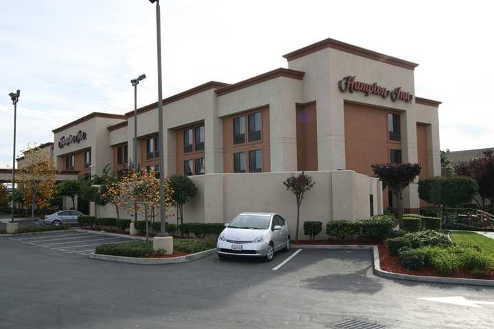 Hampton Inn Fremont Exterior photo